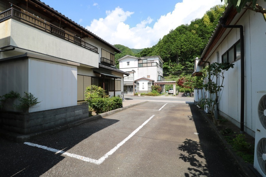 駐車場　駐車場