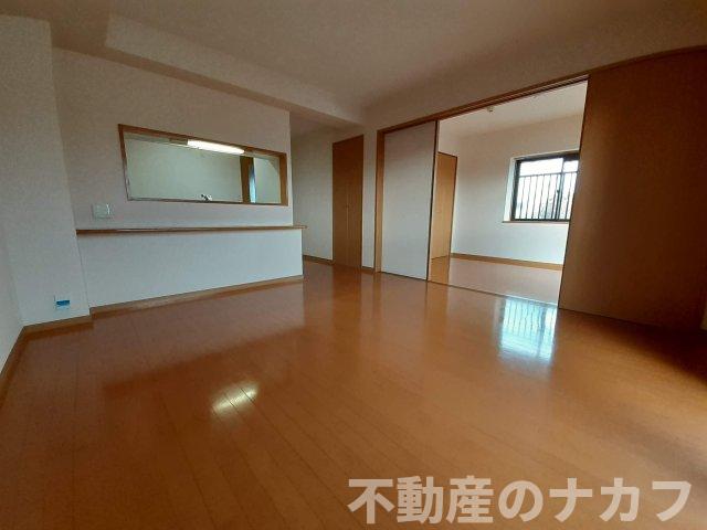 居室・リビング　※同タイプの部屋写真です