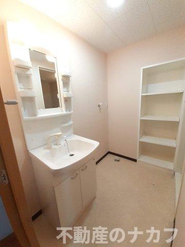 洗面設備　※同タイプの部屋写真です
