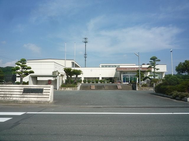 役所　岩田交流センター（役所）まで600m