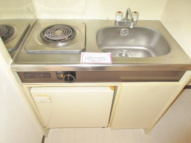 キッチン　電気コンロ設置済