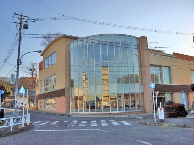 図書館　日野市平山図書館（図書館）まで687m
