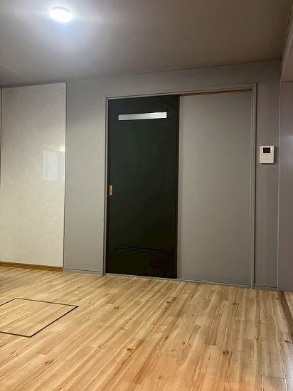 和歌浦戸建ての居間写真