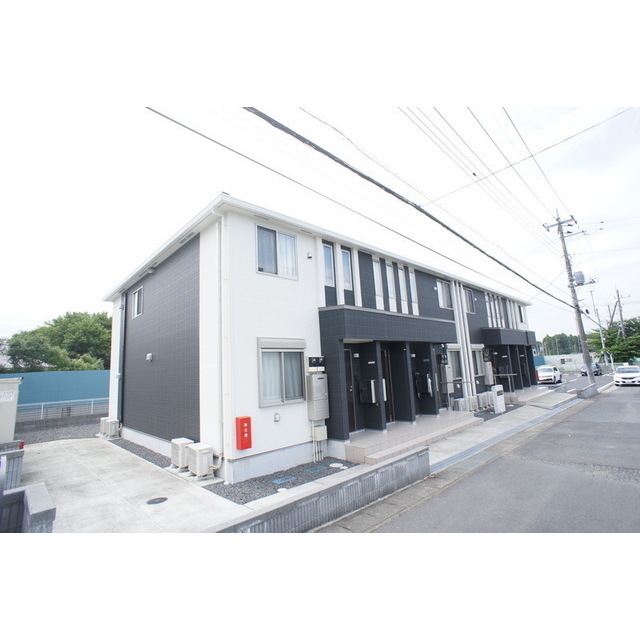 建物外観　モノトーンの綺麗な建物です