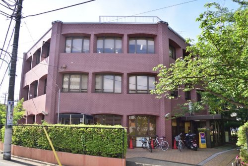 図書館　世田谷区立下馬図書館（図書館）まで820m