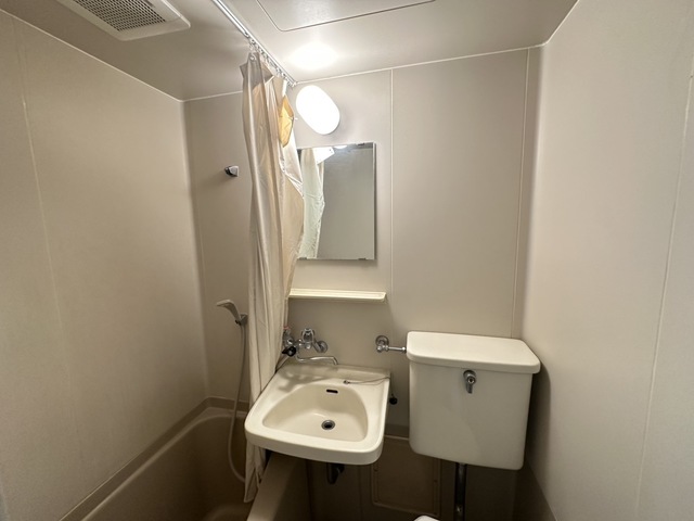 洗面設備　別部屋参考写真です