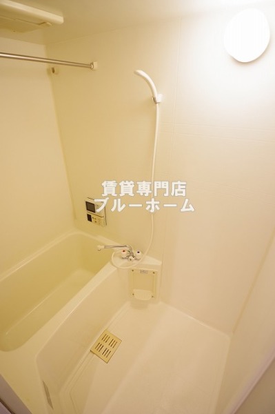 バス・シャワールーム　浴室乾燥付きバス！