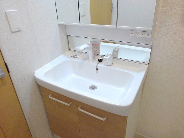 洗面設備　脱衣スペースもあります