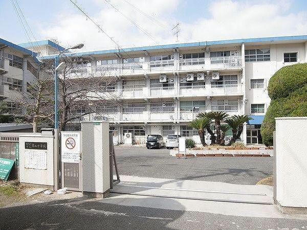 中学校　霧丘中学校（中学校）まで1170m
