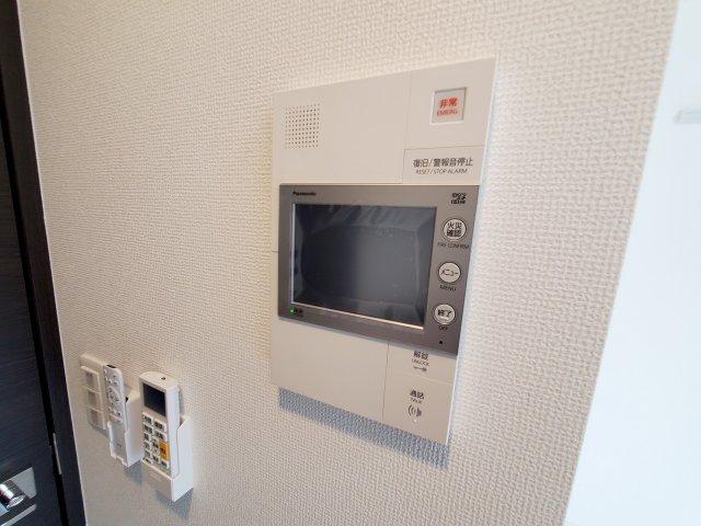 セキュリティ　安心のモニター付きインターホンです。