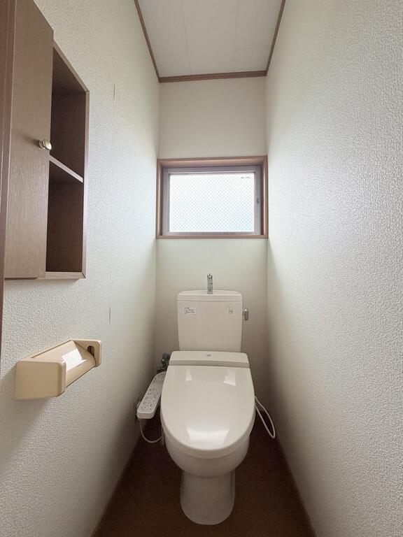 ＪＲ宇都宮線 間々田駅 徒歩5分 2階建 築24年のトイレ写真