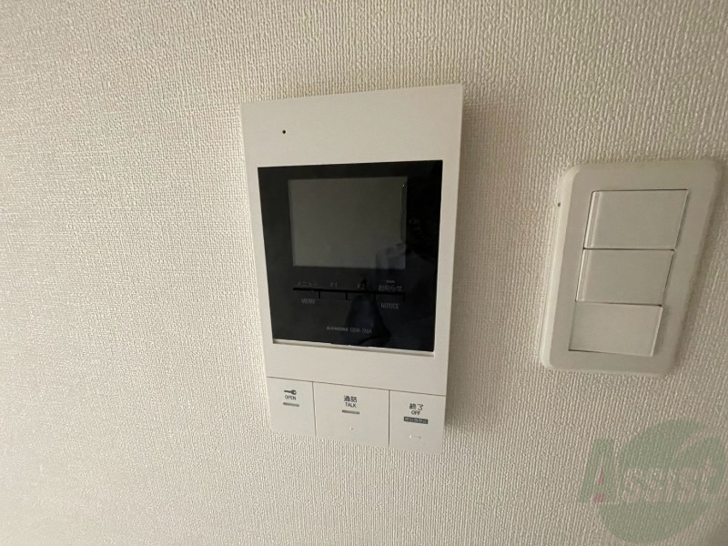 セキュリティ　ＴＶモニター付インターホンです。来客者の顔が見えるので安心！