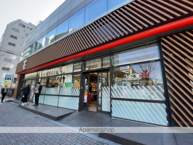 コンビニ　セブン－イレブン麹町駅前店（コンビニ）まで541m