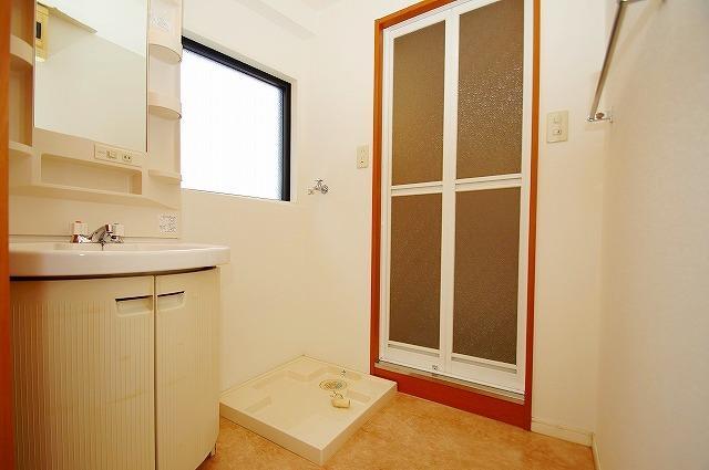 洗面設備　別部屋の写真です