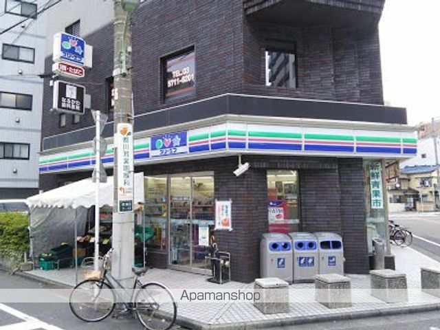 コンビニ　ローソン×スリーエフ（コンビニ）まで109m