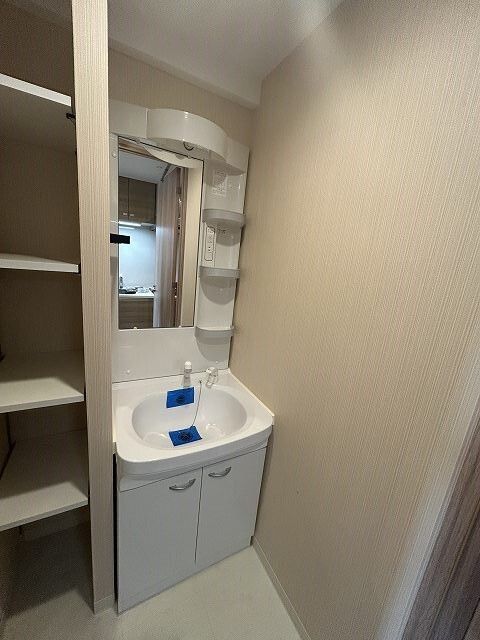 小田急伊勢原駅前マンションの内装写真