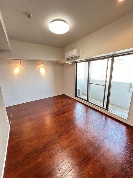 居室・リビング　※写真は同じマンションの違う部屋のものになります。