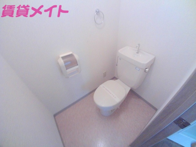 トイレ　同物件別室反転タイプ画像