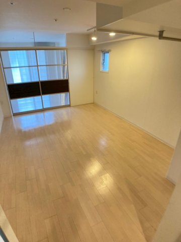 エステムコート難波EASTレオルガの居間写真