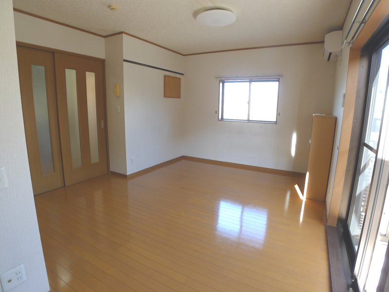 穂高ブラザーズ運河IIの居間写真