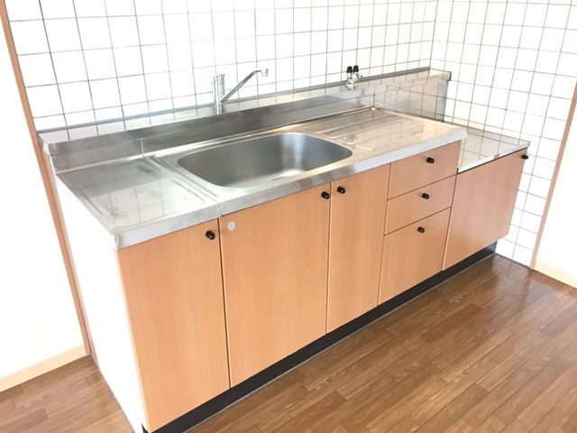 キッチン　退去予定のため別部屋写真使用