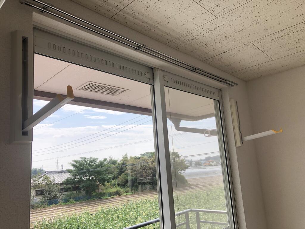 その他設備　室内物干し付き♪雨でもお洗濯が干せます♪