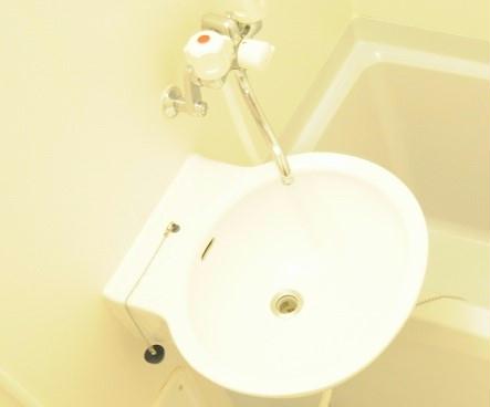 洗面設備　設備・仕様は号室により異なる為、現況を優先致します。