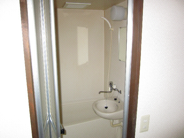 バス・シャワールーム　洗面台・浴室