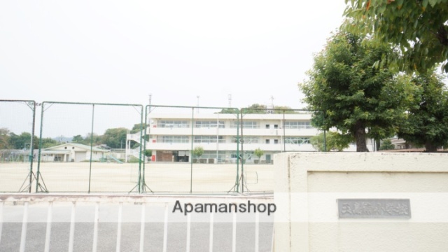 小学校　倉敷市立玉島南小学校（小学校）まで325m