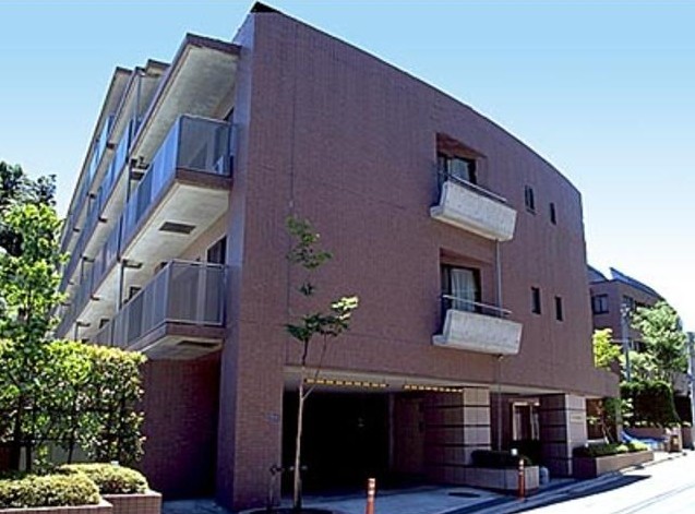 横浜市保土ケ谷区桜ケ丘のマンションの建物外観