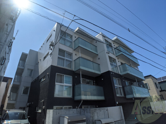 札幌市北区北三十六条西のマンションの建物外観