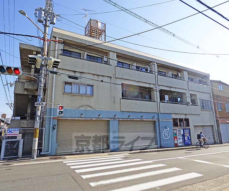 京都市上京区長門町のマンションの建物外観