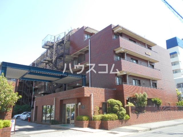 市川市新田のマンションの建物外観