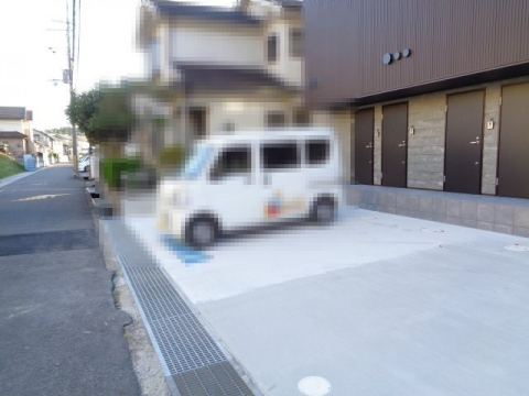 【甲賀市水口町山のアパートの駐車場】