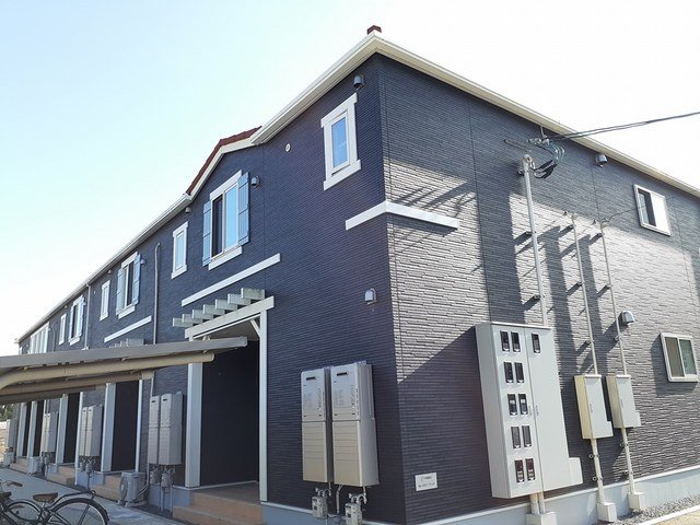 笠岡市茂平のアパートの建物外観