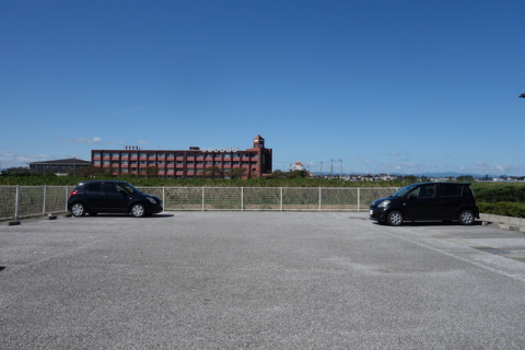 【彦根市松原町のアパートの駐車場】