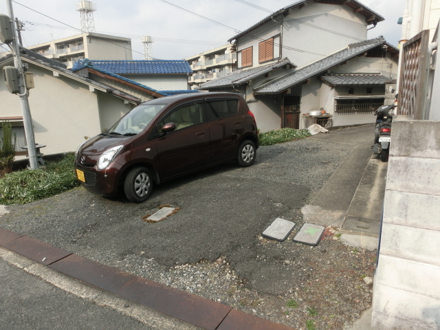 【エスポワール豊川の駐車場】