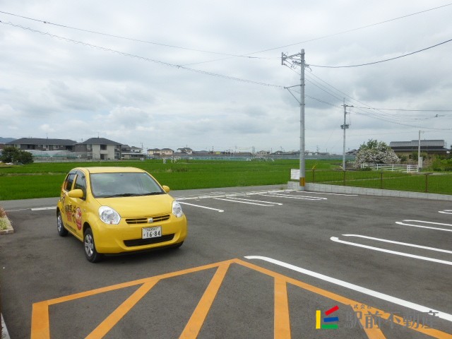 【サンリット園田の駐車場】