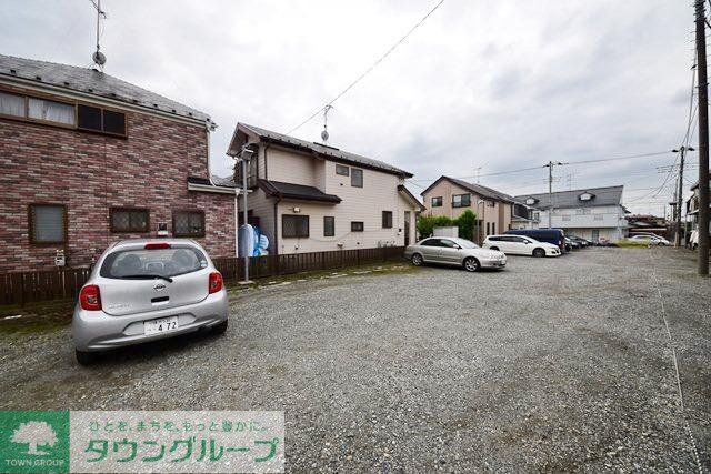 【横浜市瀬谷区宮沢のアパートの駐車場】