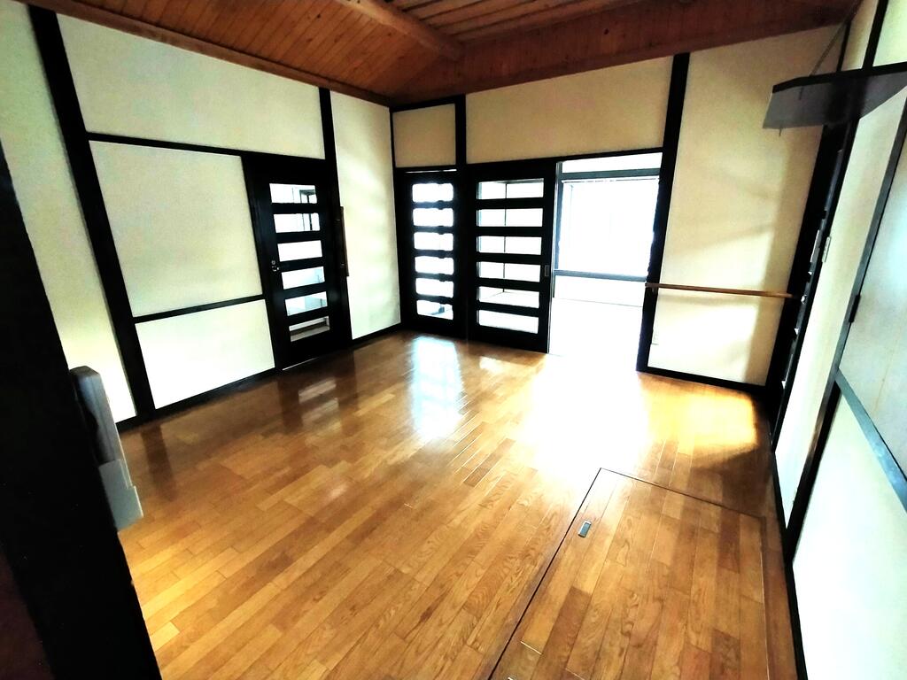 その他　２階洋室８帖