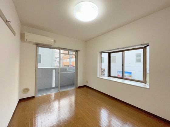 居室・リビング　※別部屋の写真です