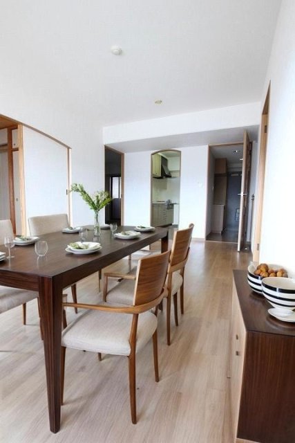 居室・リビング　ＣＧで家具等を配置したもので家具等は含まれません。