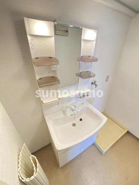 洗面設備　脱衣スペースもあります