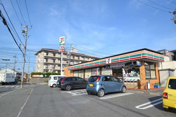 コンビニ　セブンイレブン（コンビニ）まで116m