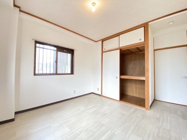 エントランス　泉ハイツ室内参考写真です。