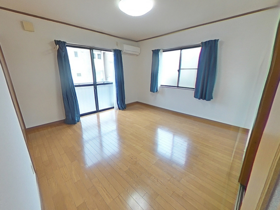 居室・リビング　※別号室の写真です