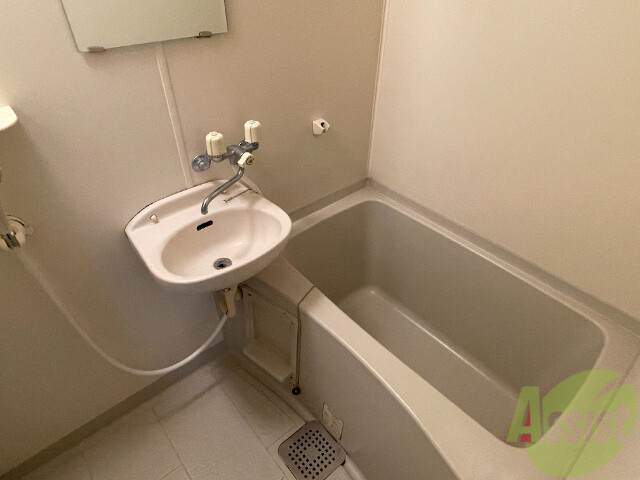 バス・シャワールーム　狭すぎない広さですのでゆっくりとシャワーを浴びれます。