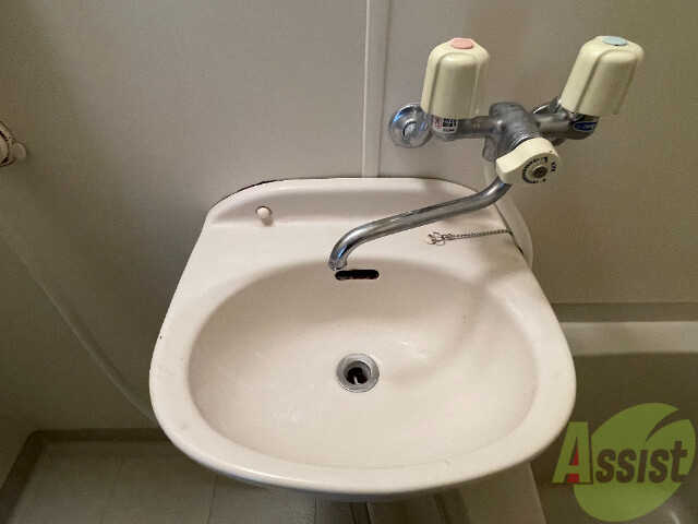 洗面設備　洗面台は大きすぎないので朝の身支度もラクラクです。