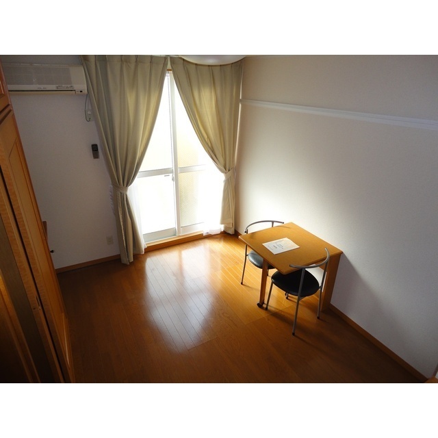 居室・リビング　※別号室の写真になります