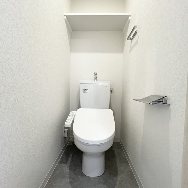 トイレ　温水洗浄便座